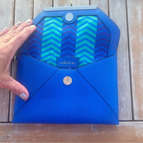 Stella & Dot Clutch - Picture 3 of 3